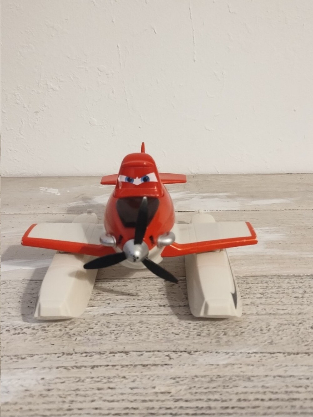 Disney planes Fire And rescue scoop & spray firefighter dusty 6.5" x 5" 2013